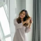8 Model Rambut Oval Layer Panjang: Tren 2025 untuk Tampilan Stylish