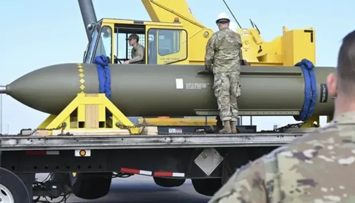 AS Kerahkan Bomber Siluman B-2 ke Guam, Trump Pertimbangkan Dukung Israel Serang Iran