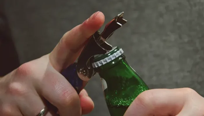 Liburan Berubah Mencekam, Bocah Indonesia Dipukul Botol oleh Pria Mabuk di Singapura