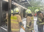 Pabrik Hokben di Ciracas Terbakar, Diduga Akibat Percikan Las