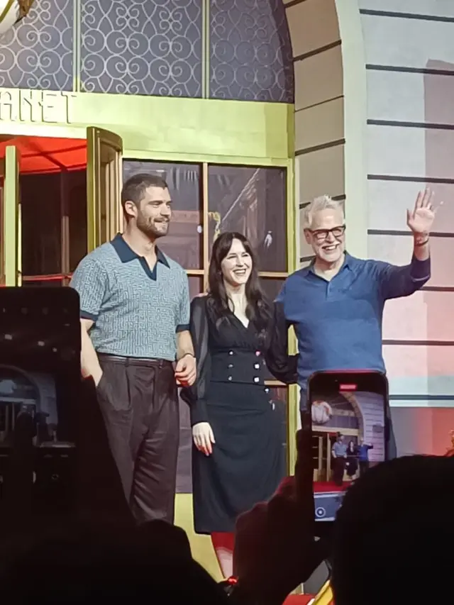 Rachel Brosnahan Perankan Lois Lane di Film Superman, Sepatu Jadi Simbol Karakter
