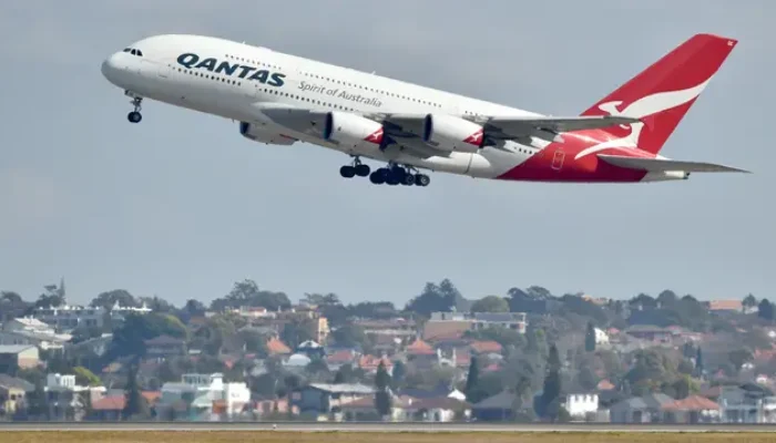 Serangan Rudal, Pesawat Qantas dari Perth ke Paris Terpaksa Putar Balik Setelah 15 Jam di Udara