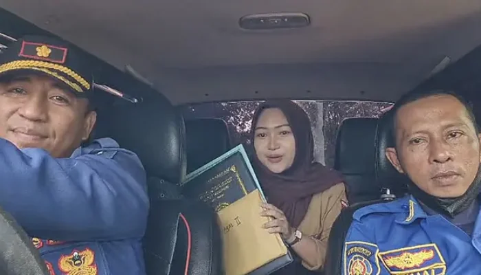 Siswi SMK Minta Bantuan Damkar Ambil Rapor, Cerita Ini Bikin Haru