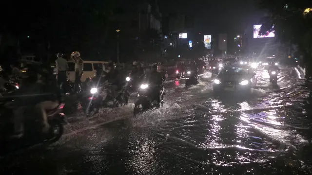 Tol Jakarta–Tangerang Terendam Banjir Akibat Luapan Kali Sabi, Lalu Lintas Tersendat