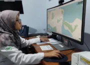 Warga Banyuwangi Diimbau Gunakan Masker, Dampak Abu Vulkanik Gunung Raung Mengarah ke Selatan