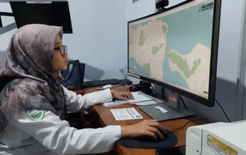 Warga Banyuwangi Diimbau Gunakan Masker, Dampak Abu Vulkanik Gunung Raung Mengarah ke Selatan