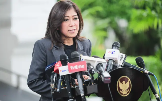 Menteri Komdigi Meutya Hafid memberi keterangan terkait penanganan rekening bermasalah dan layanan CekRekening.id.