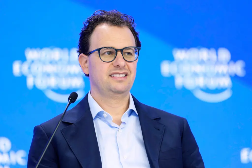 Dario Amodei berbicara di World Economic Forum.