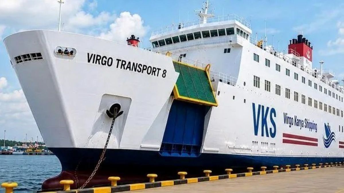 Kapal feri Virgo Transport 8 milik PT Virgo Karya Shipping bersandar di dermaga sebelum kecelakaan di Laut Jawa.