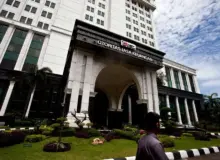 Gedung Otoritas Jasa Keuangan di Jakarta, lembaga pengelola SLIK OJK dan layanan iDebku pengganti BI Checking.