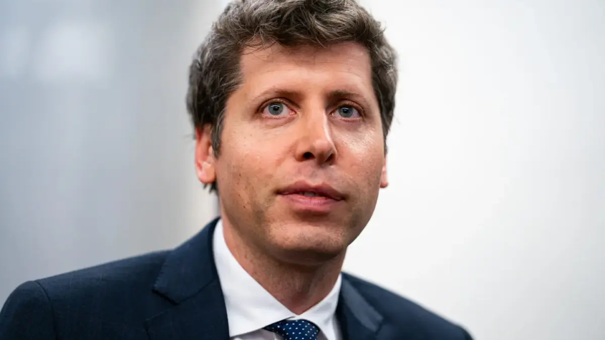 Sam Altman, CEO OpenAI, dalam potret dekat.