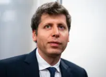 Sam Altman, CEO OpenAI, dalam potret dekat.